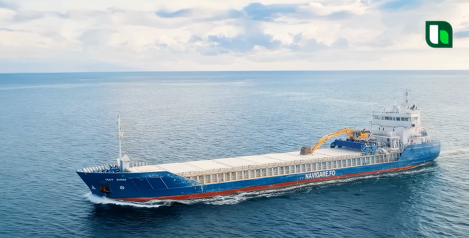 Fartyg transporterar byggmaterial över havet för Heidelberg Materials.